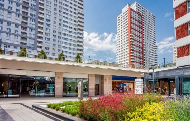 Элегантный жилой комплекс в Стамбуле: Соединение с главными магистралями и недвижимость в Турции для современной жизни