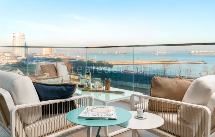 Элитная недвижимость в Турции: Двухуровневые квартиры с видом на Мраморное море в Бакыркёй, Стамбул