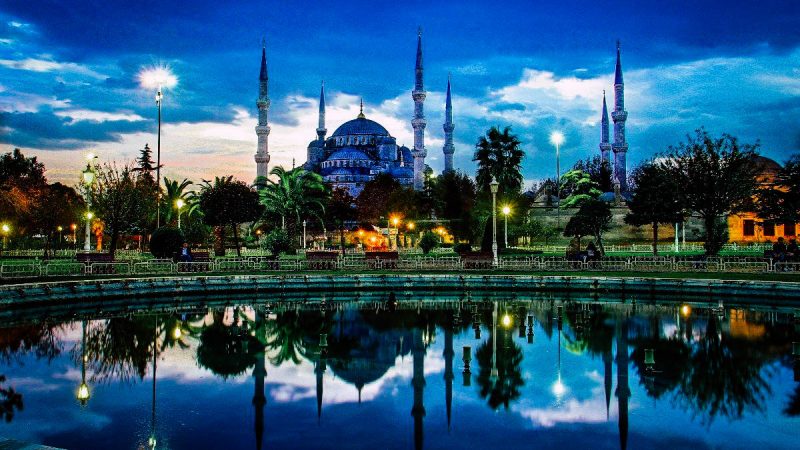Голубая мечеть в Стамбуле вечером