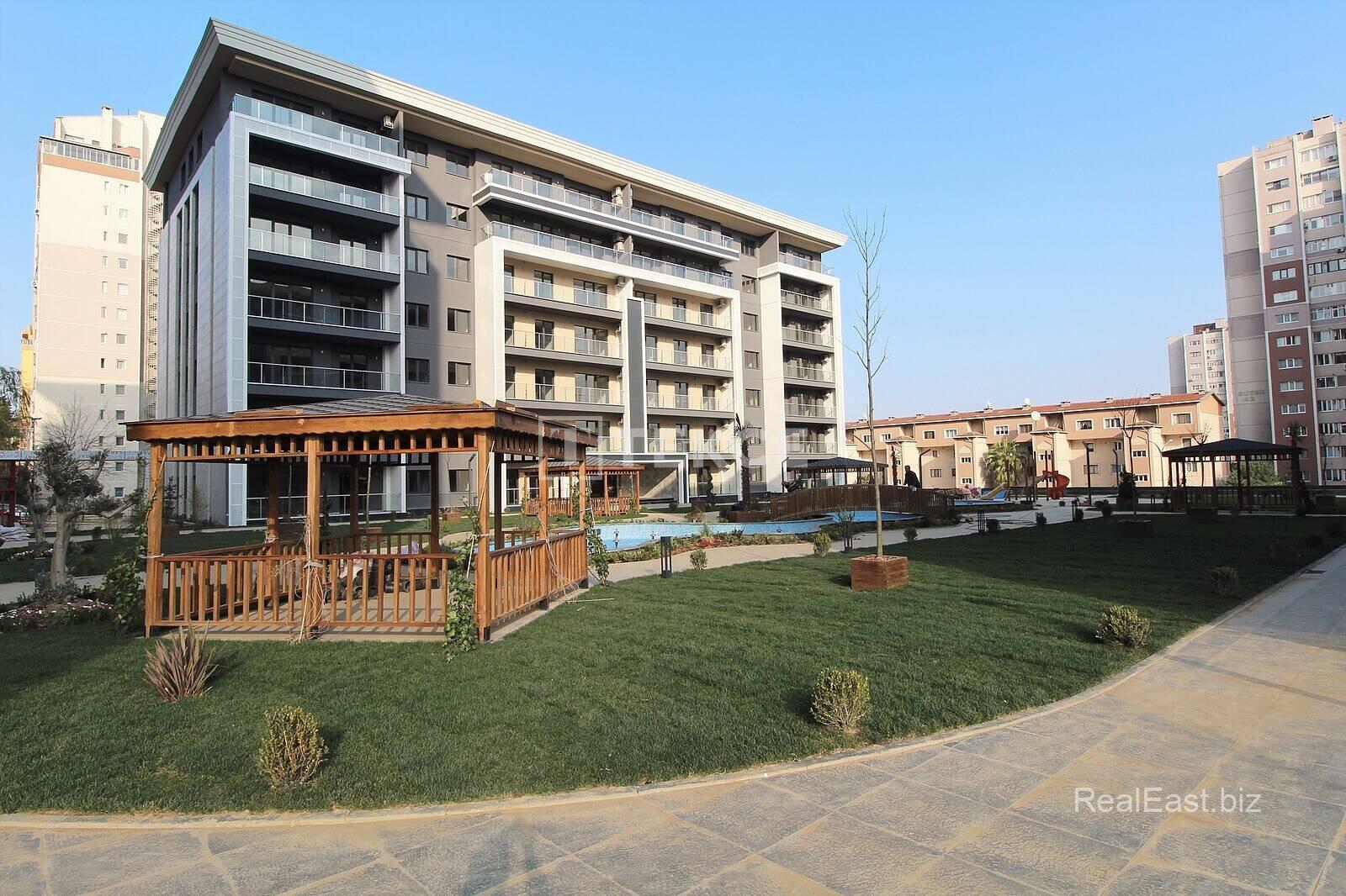 Modern Apartments with Balcony and Amenities in Istanbul