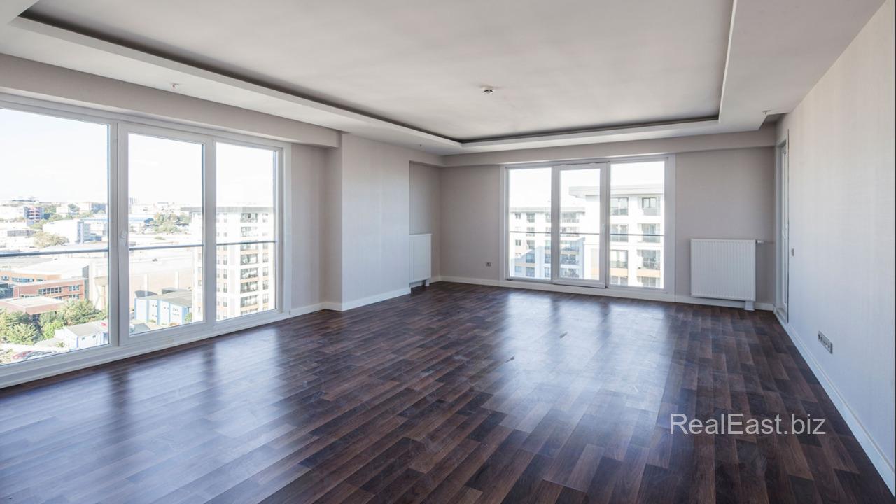Spacious Apartment in Istanbul's Vibrant Marmara Region
