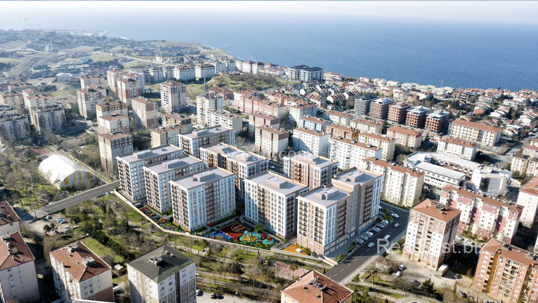 Spacious Family Apartment in a Thriving Istanbul Neighborhood