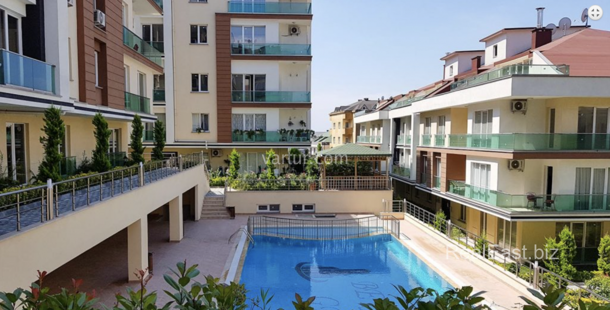 Modern Apartment in Fast-Growing Beylikduzu, Istanbul