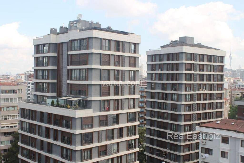 Stylish 2+1 Apartment in Prestigious Goztepe, Kadikoy
