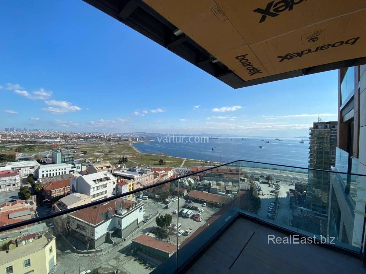 Coastal Apartment in Vibrant Zeytinburnu