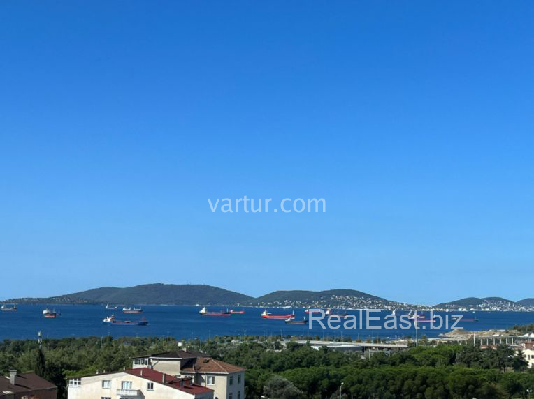 Spacious Apartment with Scenic Views in Kartal, Istanbul