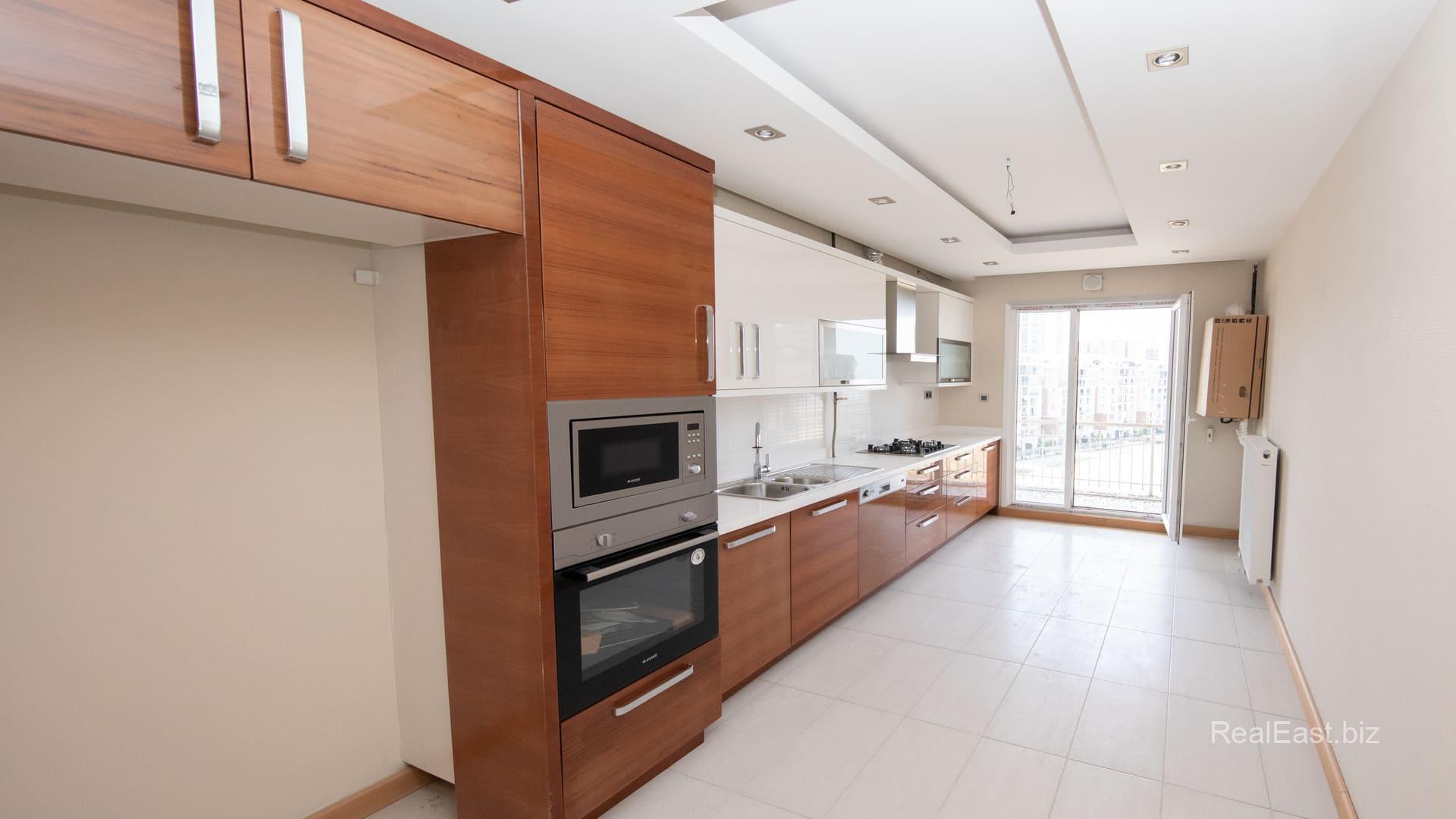 Spacious Apartment in Vibrant Beylikdüzü, Istanbul