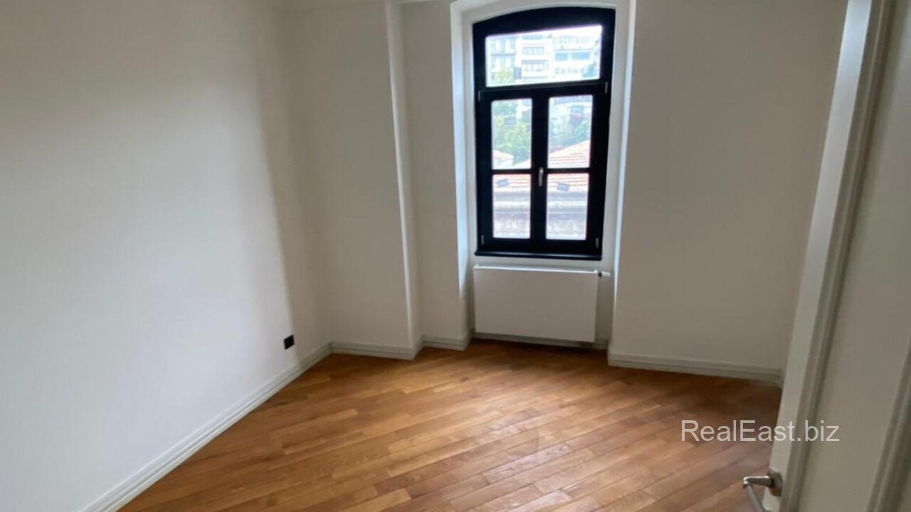 Spacious 4+1 Apartment in Vibrant Beyoğlu, Istanbul