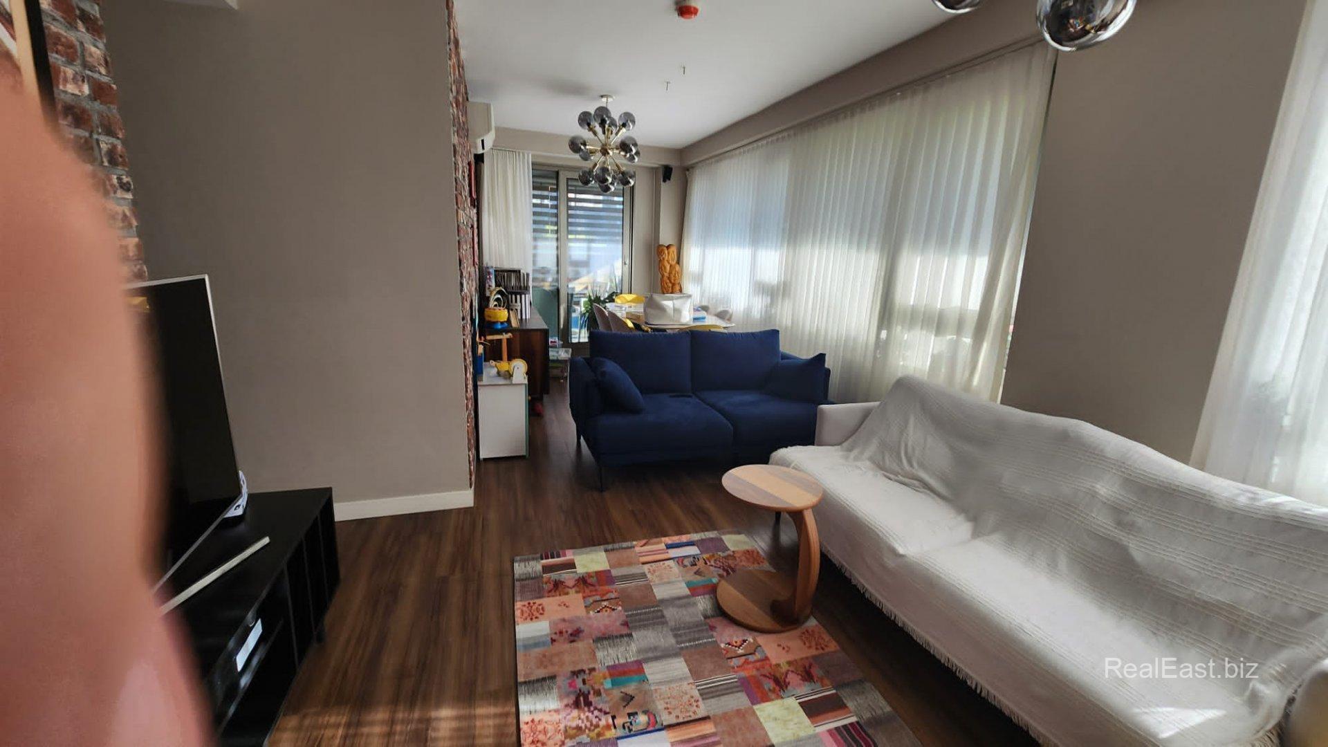 Spacious 4+1 Apartment in Vibrant Zeytinburnu, Istanbul