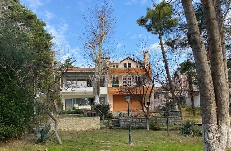 Modern Coastal Villa in Büyükçekmece, Istanbul