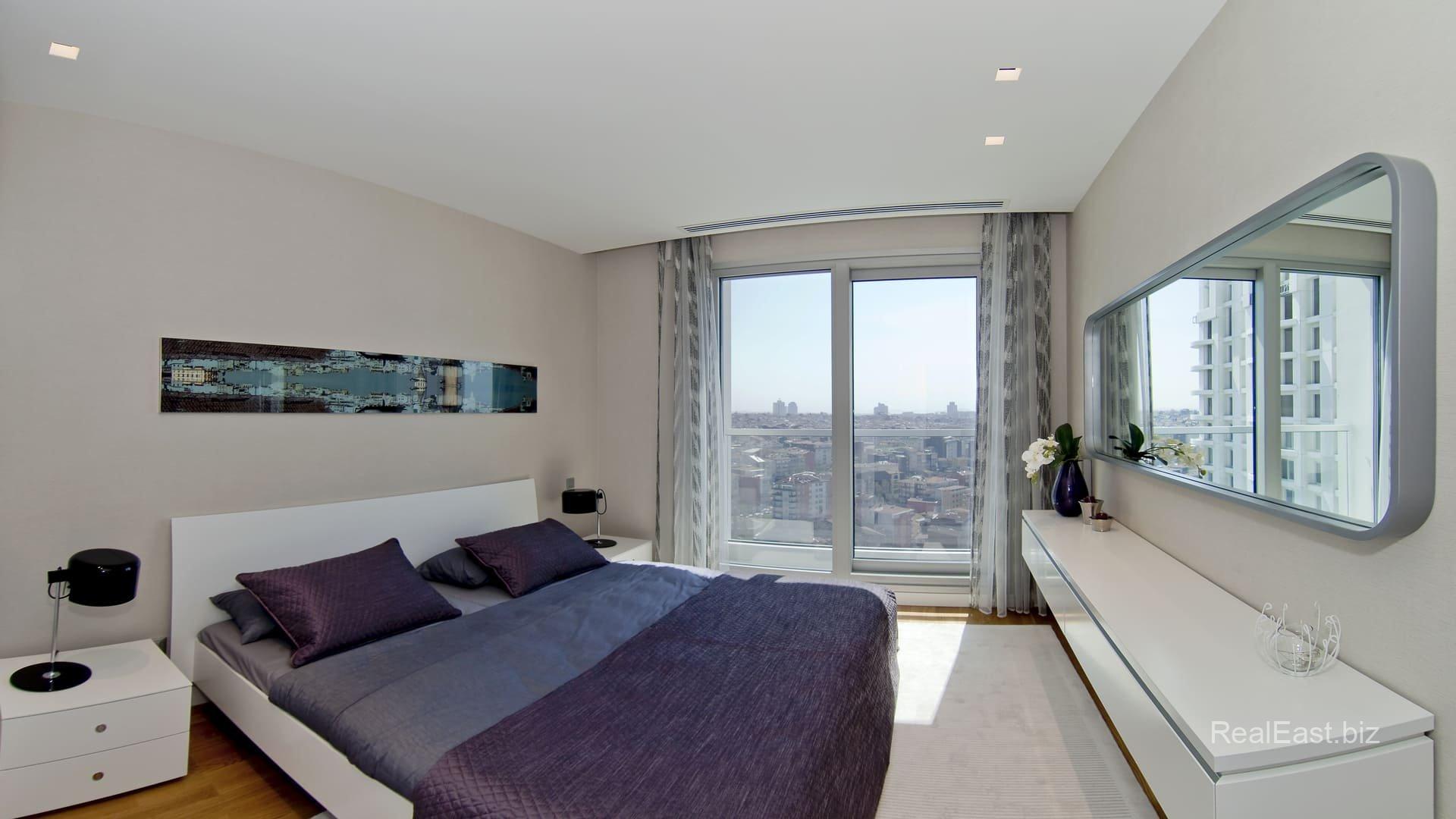 Spacious Apartment in Istanbul's Vibrant Marmara Region