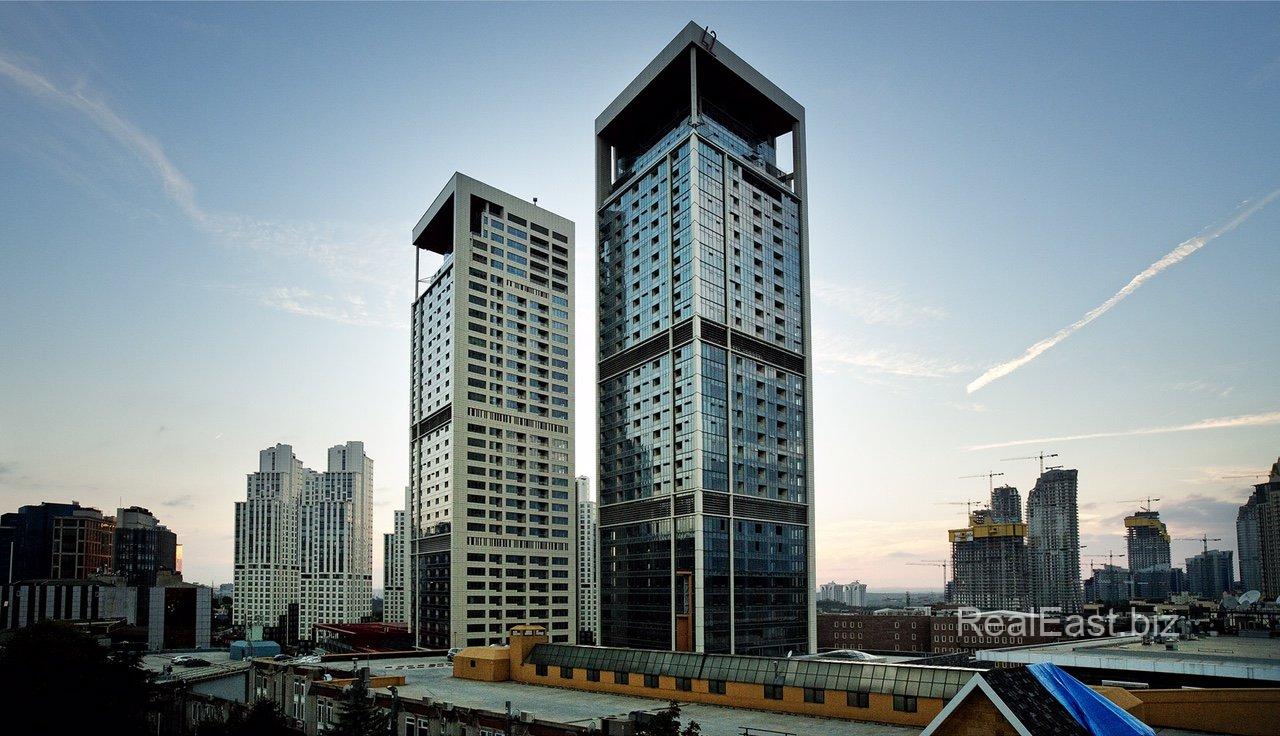 Luxury Apartment with Panoramic Views in Prestigious Istanbul District