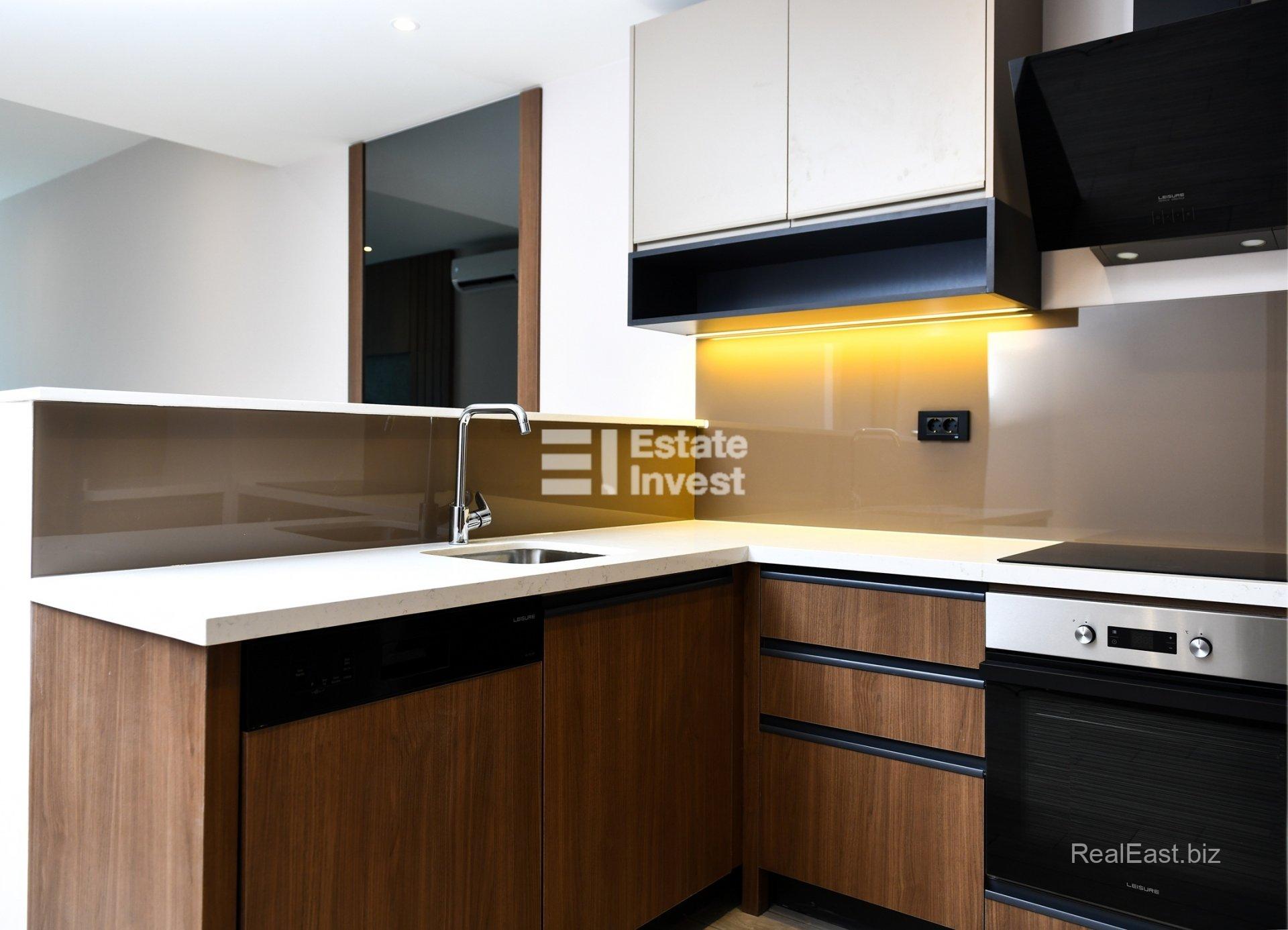 Spacious 4+1 Apartment in Vibrant Istanbul