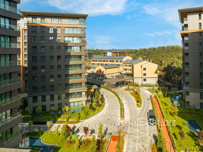 Luxurious Apartment in Central Istanbul with Nature Access