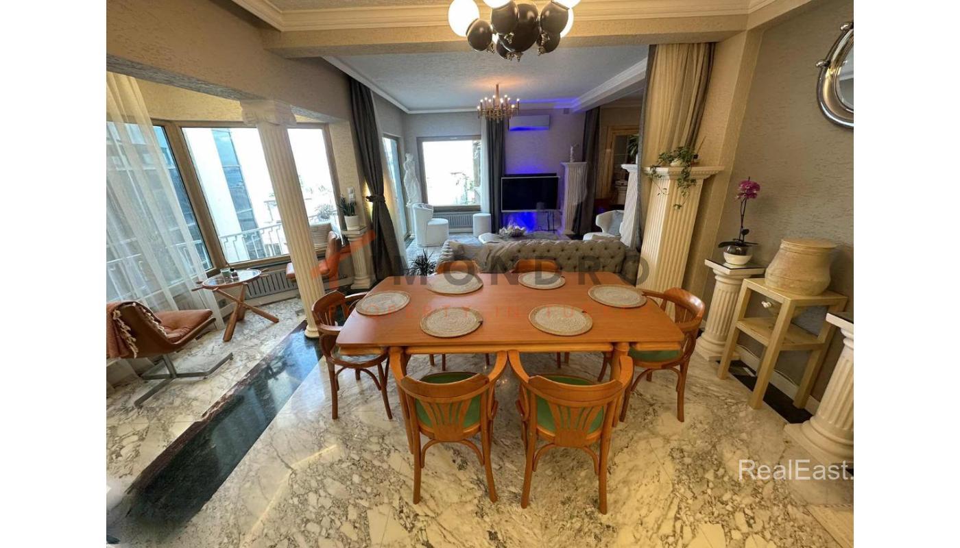 Charming Apartment with Sea View in the Heart of Beyoglu