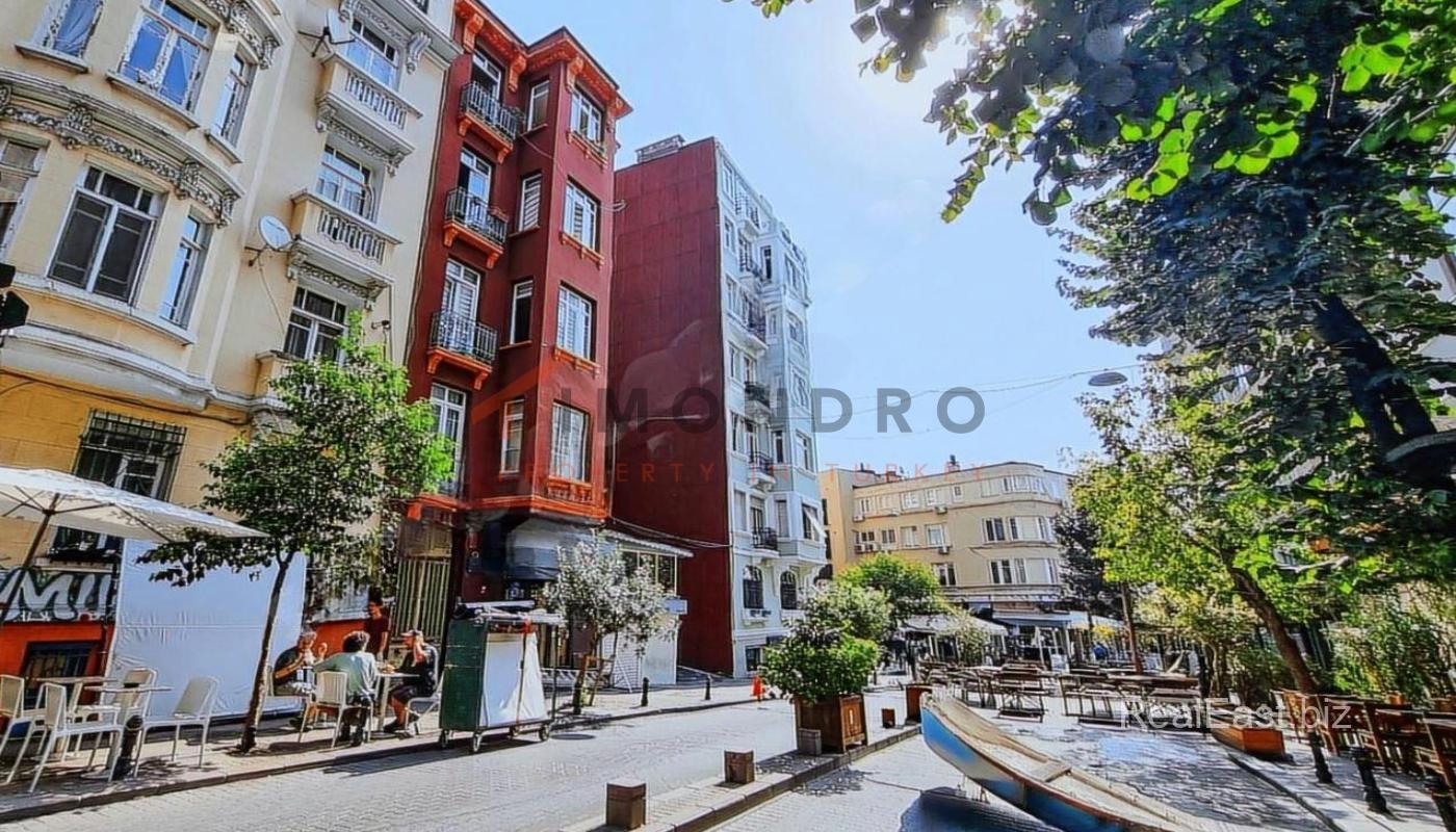 Spacious Apartment in the Heart of Beyoglu, Istanbul