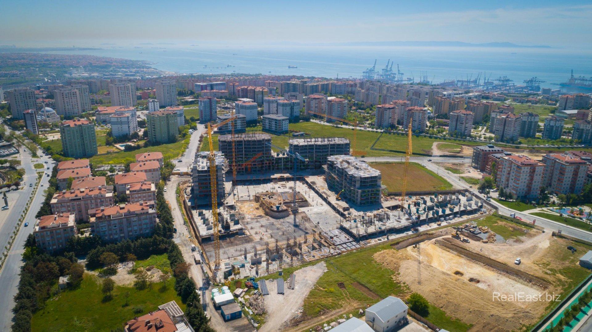 Spacious Apartment in Rapidly Growing Beylikduzu, Istanbul