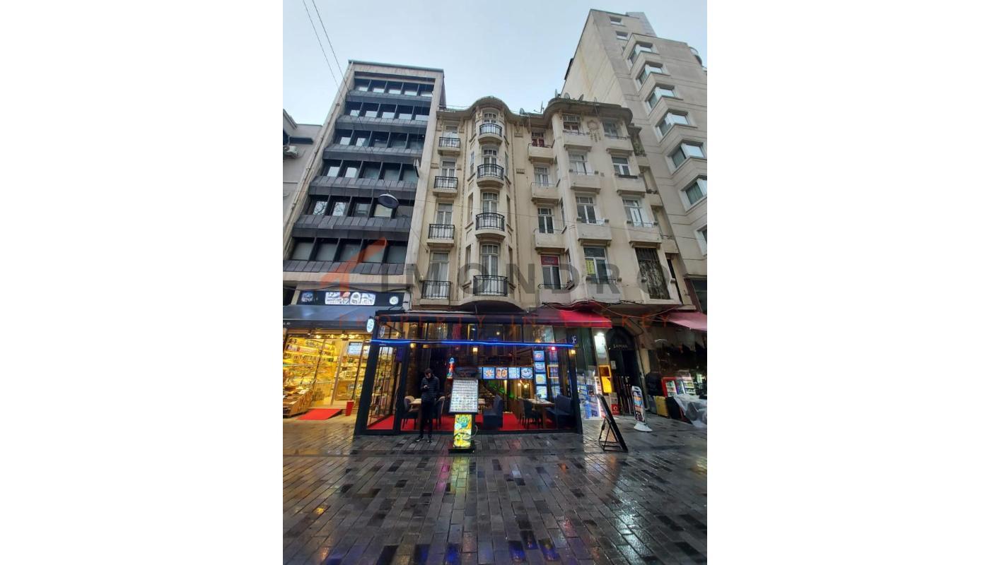Spacious Apartment in the Heart of Beyoglu