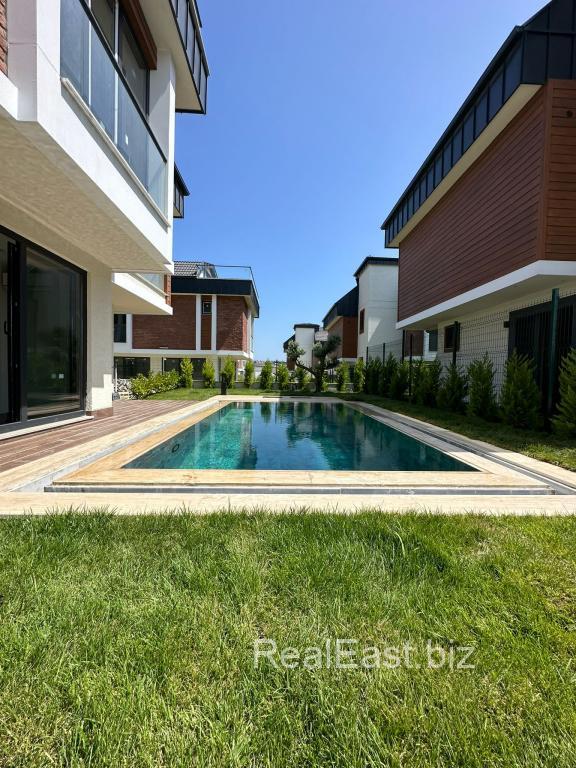 Spacious 9+1 Apartment in the Heart of Istanbul